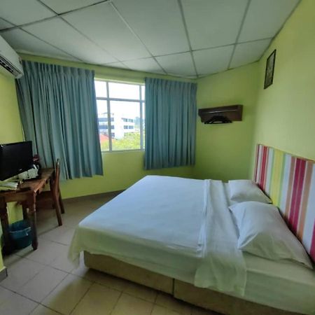 קוטה קינבלו Century Hotel Inanam מראה חיצוני תמונה